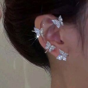 ✨3 FOR $28✨ 🆕️🦋RHINESTONE BUTTERFLY EAR CLIMBER / CRAWLER CUFF - RIGHT